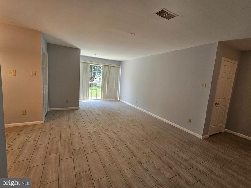 12109 Greenway Ct #101, Fairfax, VA 22033