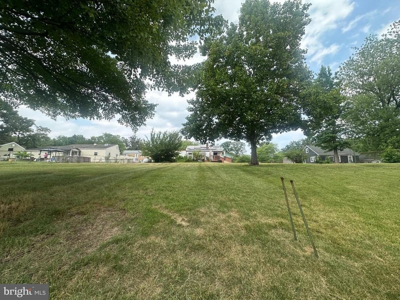 8135 Comet Dr, Fort Washington, MD 20744