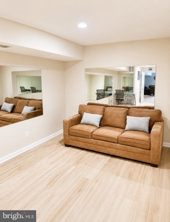 2505 Falling Brook Ter, Hyattsville, MD 20783