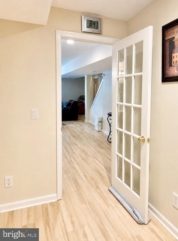 2505 Falling Brook Ter, Hyattsville, MD 20783