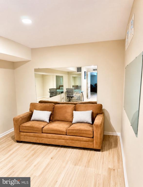 2505 Falling Brook Ter, Hyattsville, MD 20783