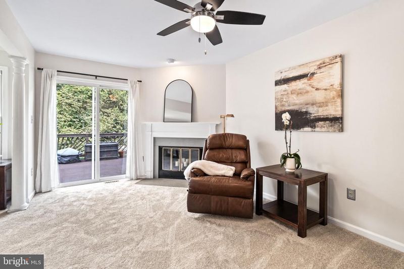 6626 Commodore Ct, New Market, MD 21774