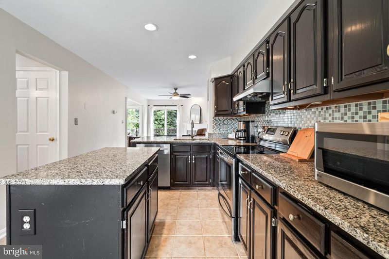 6626 Commodore Ct, New Market, MD 21774