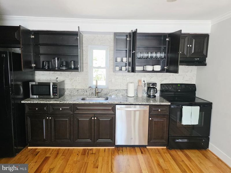5427 Dawes Ave, Alexandria, VA 22311