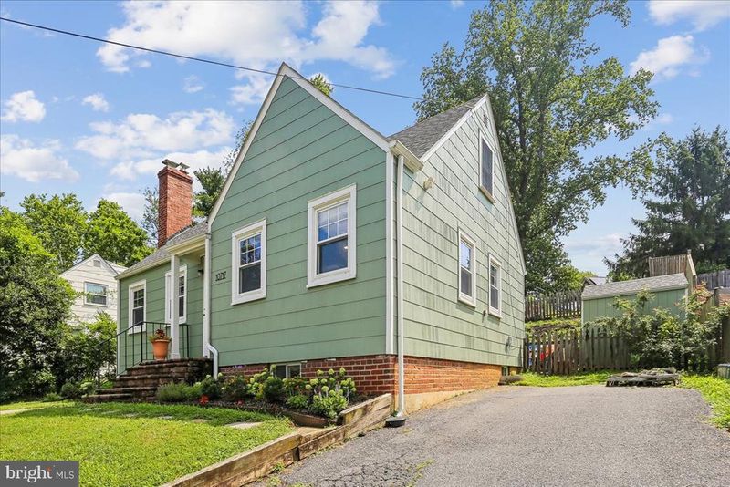 10717 St Paul St, Kensington, MD 20895