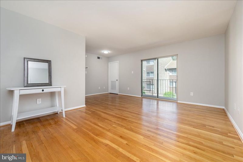 7054 Eastern Ave NW #304, Washington, DC 20012