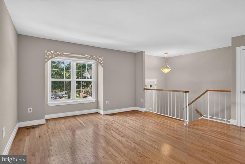 7023 Solomon Seal Ct, Springfield, VA 22152