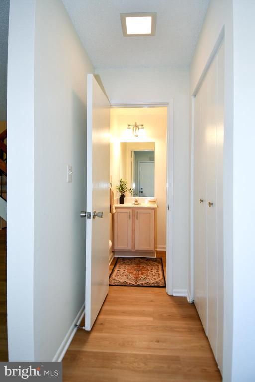 2231 Cartwright Pl, Reston, VA 20191
