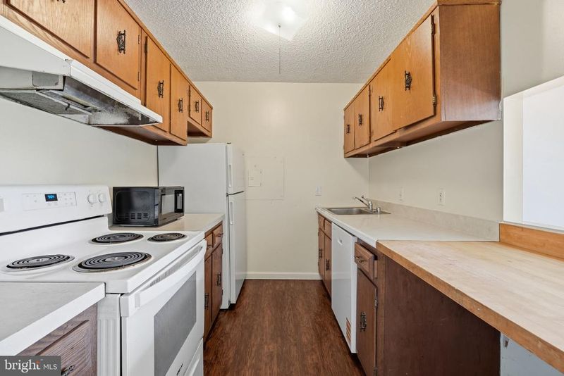 2311 Pimmit Dr #511E, Falls Church, VA 22043
