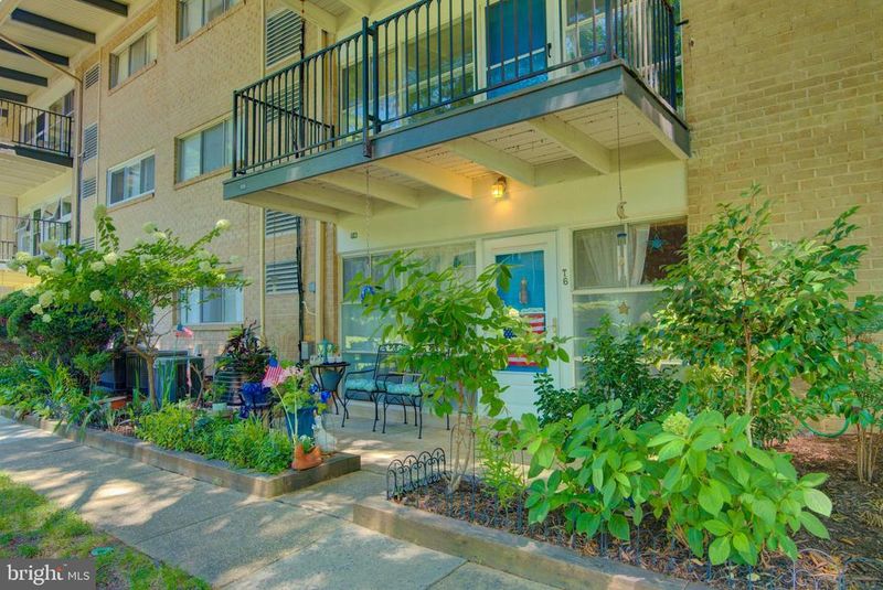 4909 Americana Dr #T6, Annandale, VA 22003