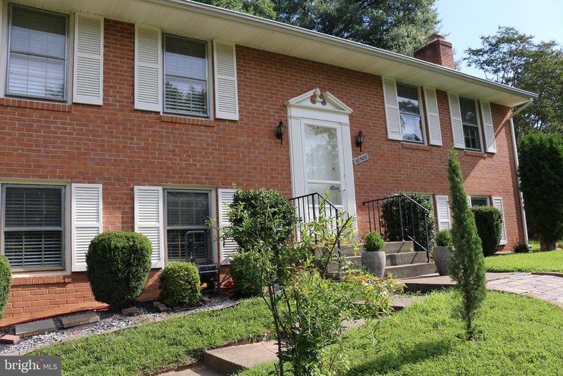 10500 Linfield St, Fairfax, VA 22032