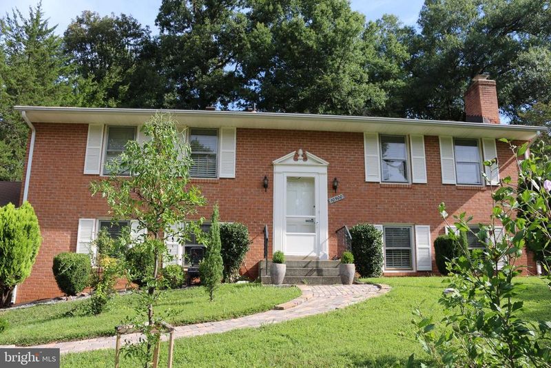 10500 Linfield St, Fairfax, VA 22032
