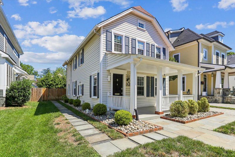 32 E Linden St, Alexandria, VA 22301