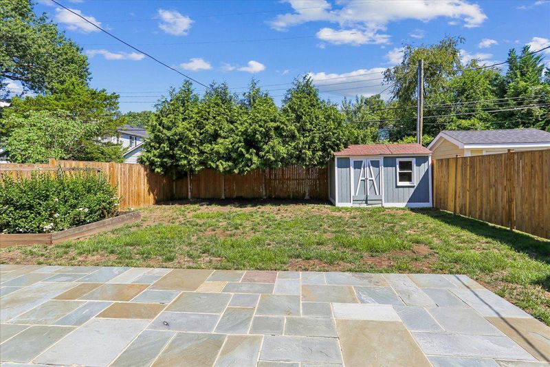 32 E Linden St, Alexandria, VA 22301