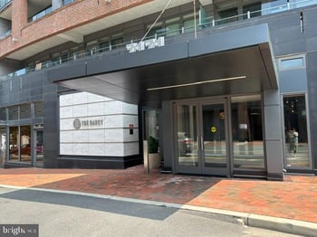 7171 Woodmont Ave #806, Bethesda, MD 20814