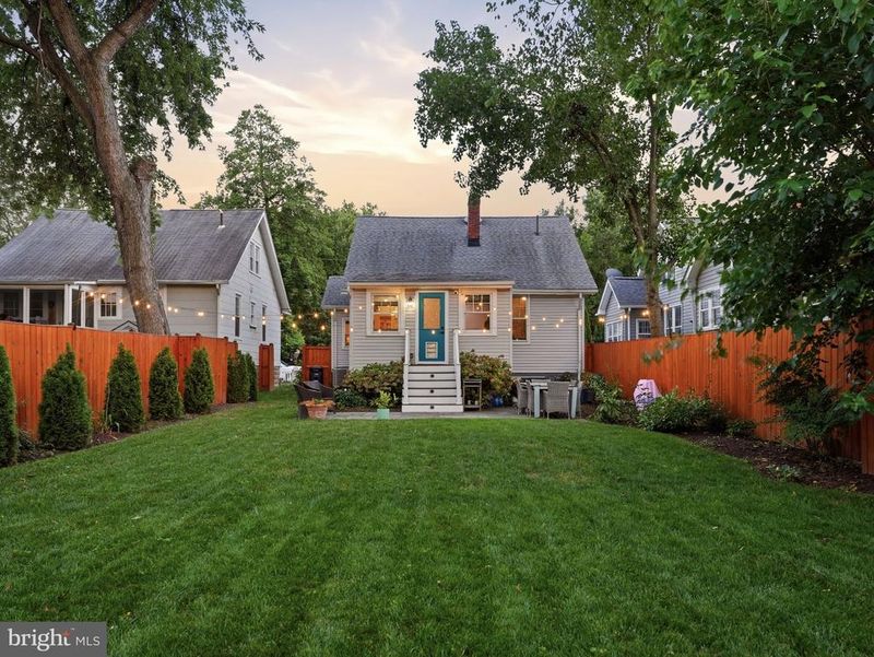 206 E Nelson Ave, Alexandria, VA 22301