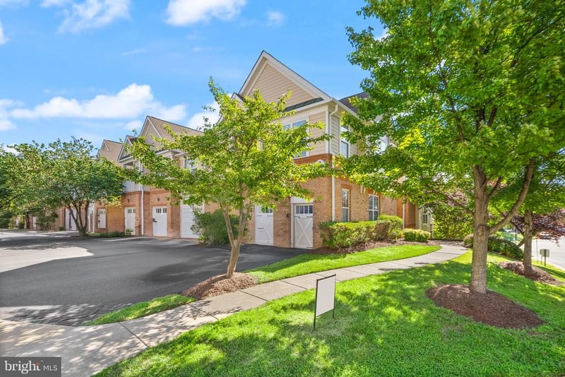 43920 Hickory Corner Ter #114, Ashburn, VA 20147