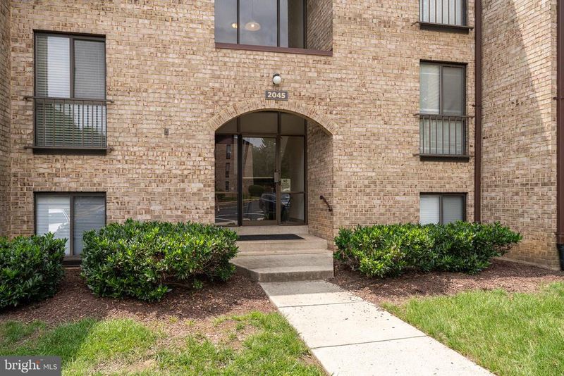 2045 Royal Fern Ct #41/11C, Reston, VA 20191