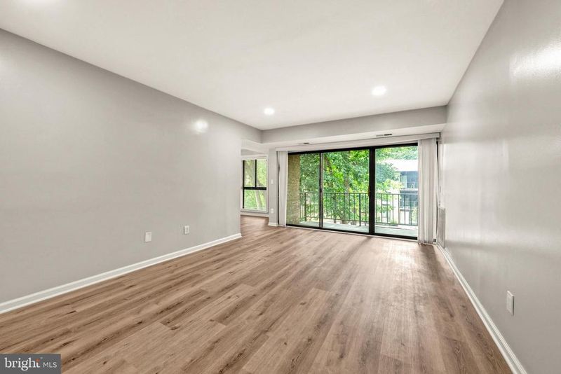 2045 Royal Fern Ct #41/11C, Reston, VA 20191
