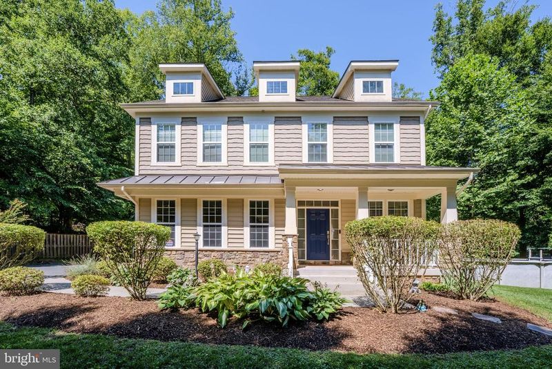 7812 Lake Dr, Manassas, VA 20111