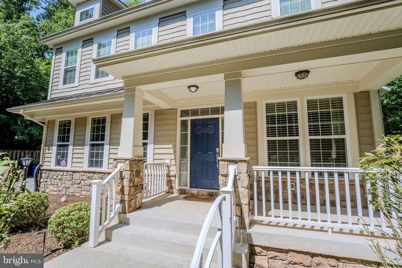 7812 Lake Dr, Manassas, VA 20111