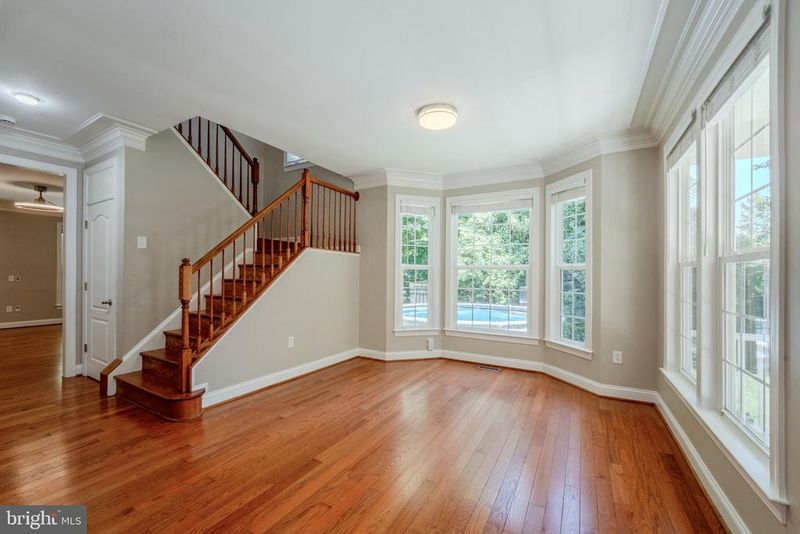 7812 Lake Dr, Manassas, VA 20111