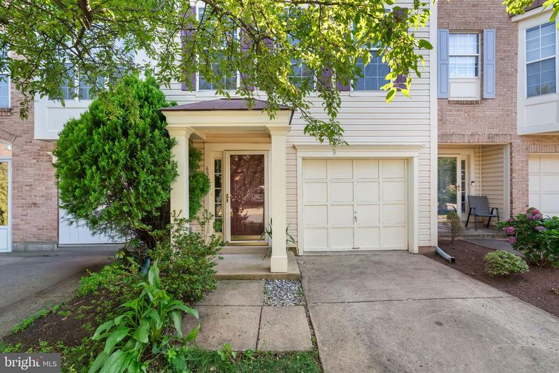 45477 Baggett Ter, Sterling, VA 20166