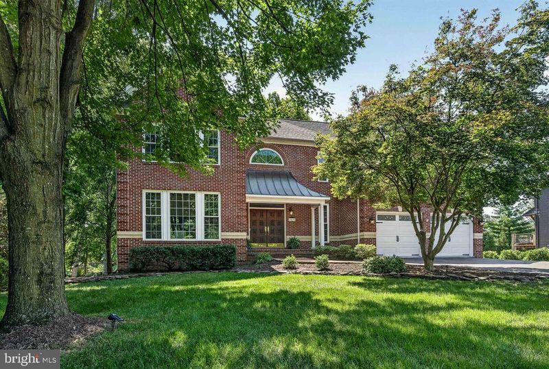 13633 Birch Dr, Chantilly, VA 20151