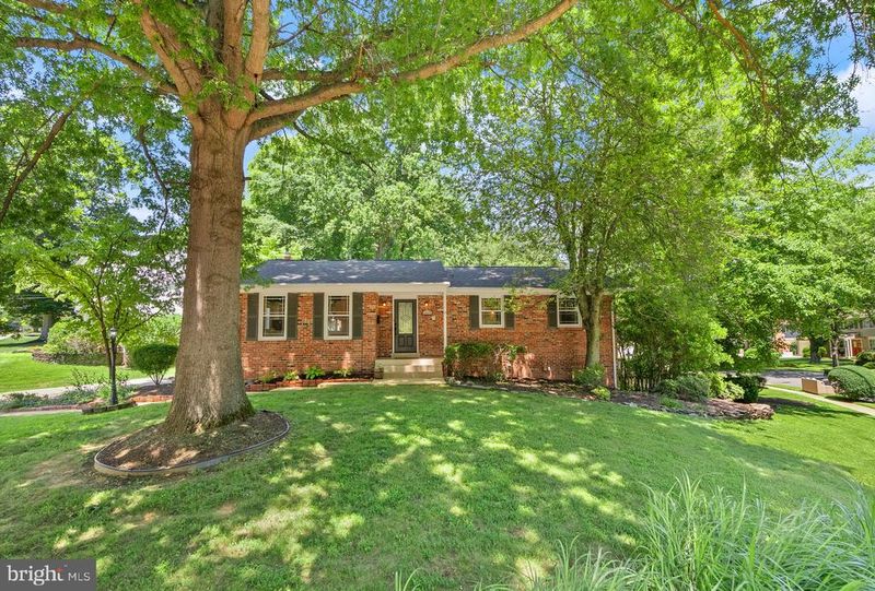 3231 Fair Woods Pw, Fairfax, VA 22030