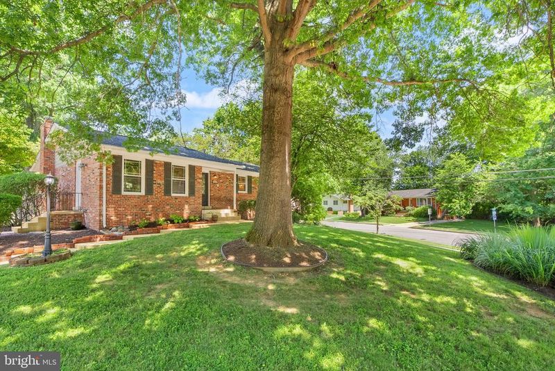 3231 Fair Woods Pw, Fairfax, VA 22030