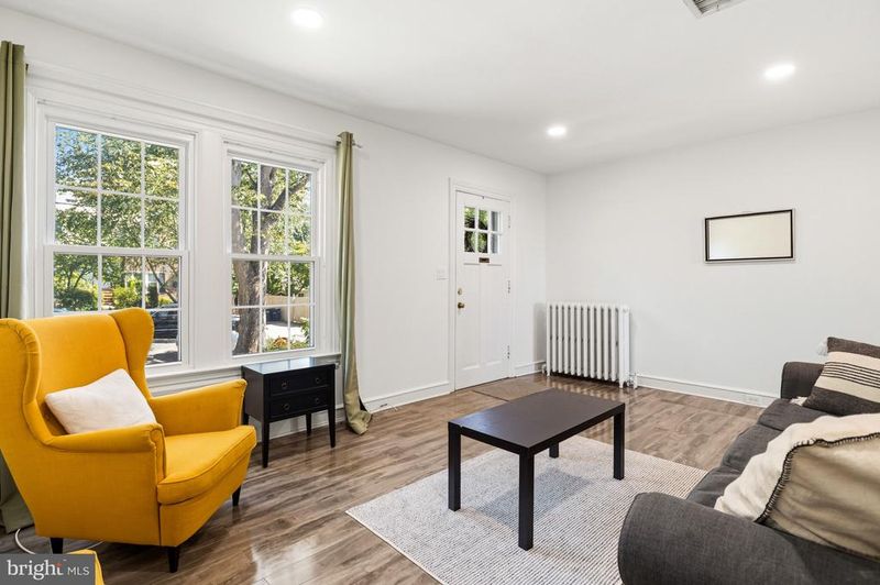 3714 T St NW, Washington, DC 20007
