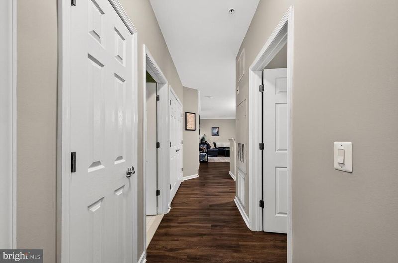 3830 Lightfoot St #325, Chantilly, VA 20151
