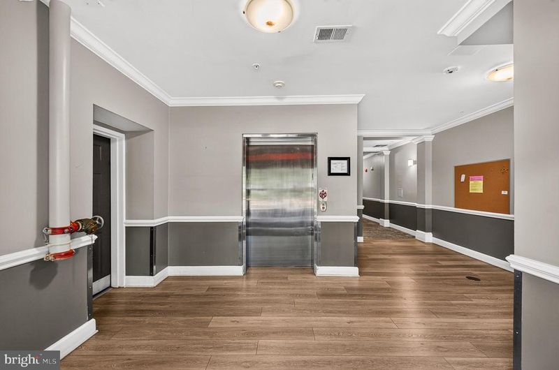 3830 Lightfoot St #325, Chantilly, VA 20151
