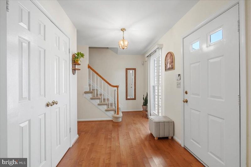 7117 Copperwood Ct, Rockville, MD 20855