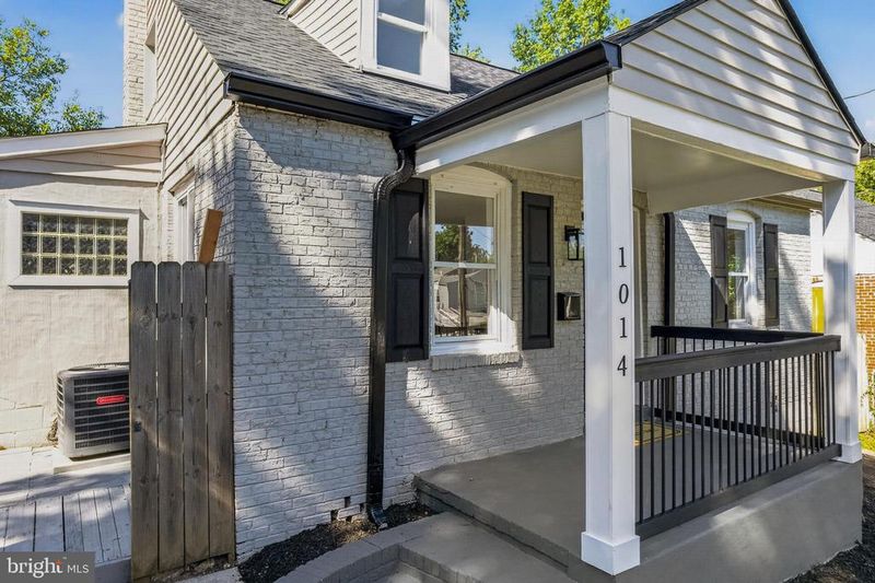 1014 Crawford Dr, Rockville, MD 20851