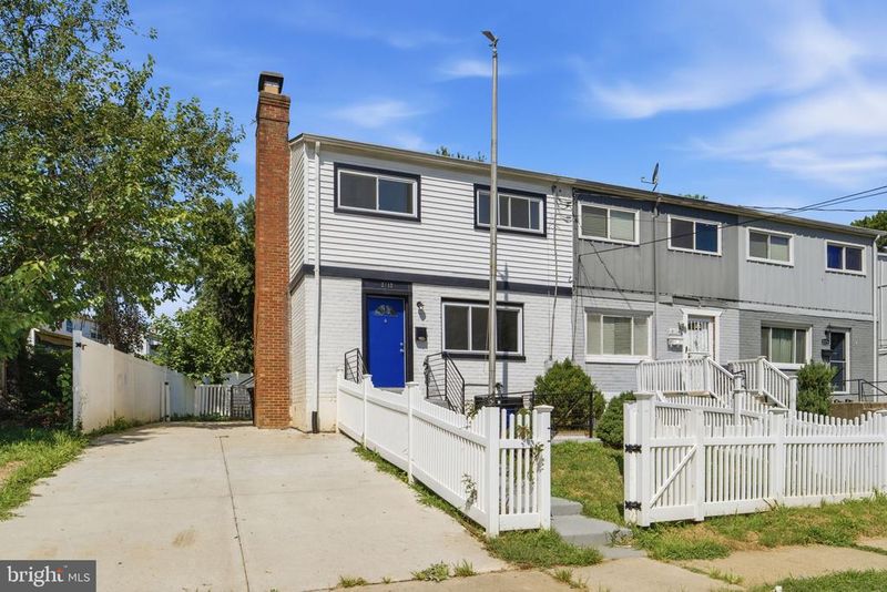 2112 Columbia Pl, Landover, MD 20785