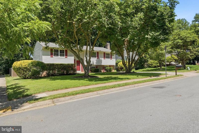 9812 Oleander Ave, Vienna, VA 22181