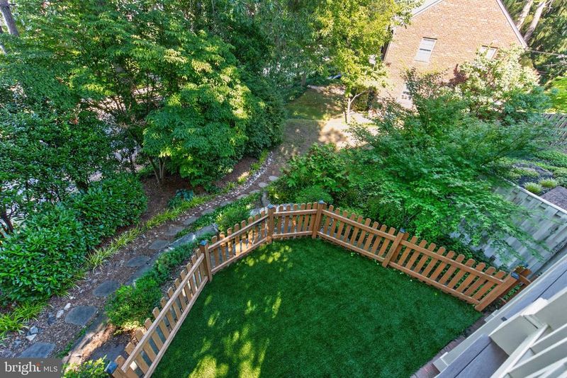 1739 N Wakefield St N, Arlington, VA 22207