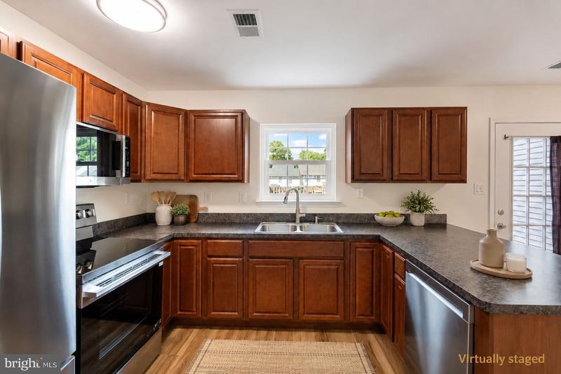 4086 Bluebird Dr, Waldorf, MD 20603