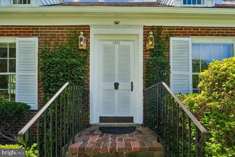 1011 W Nolcrest Dr, Silver Spring, MD 20903