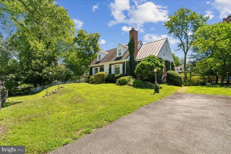 1011 W Nolcrest Dr, Silver Spring, MD 20903