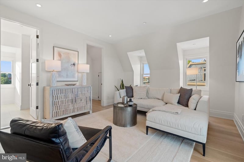107 N West St, Alexandria, VA 22314