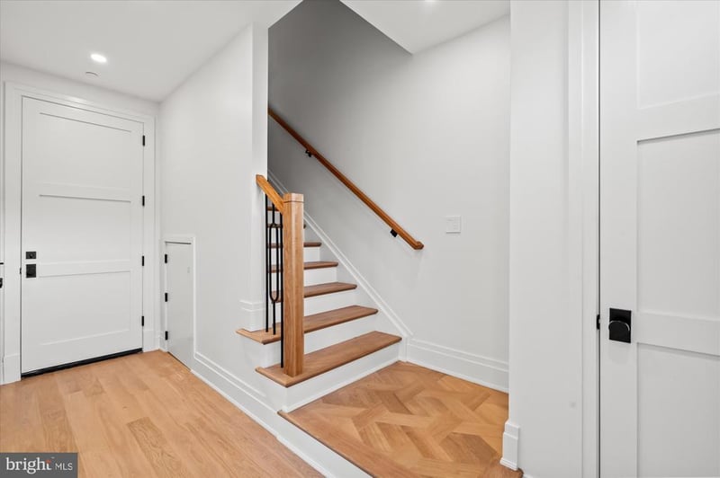 107 N West St, Alexandria, VA 22314