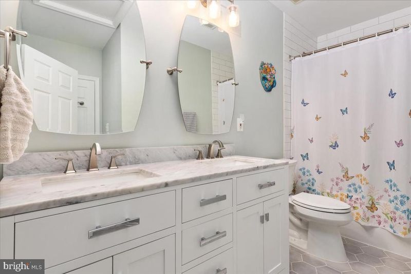 43134 Watercrest Sq #205, Chantilly, VA 20152