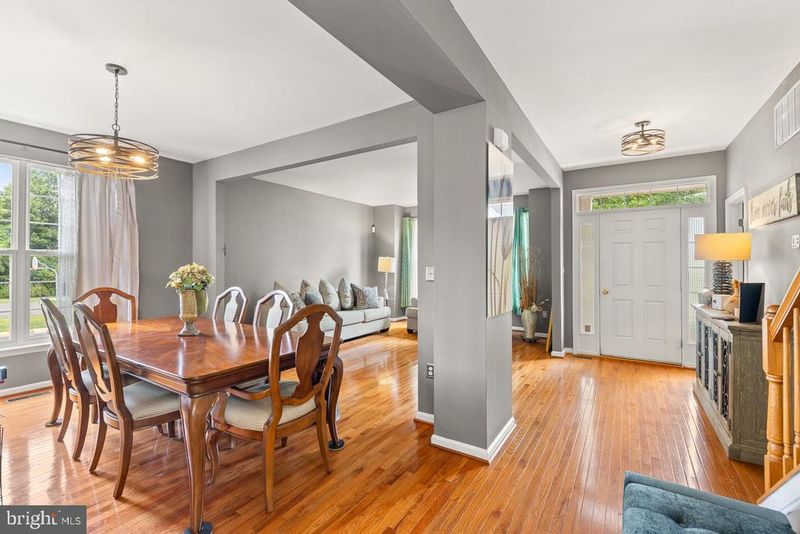 35554 Sarasota St, Round Hill, VA 20141