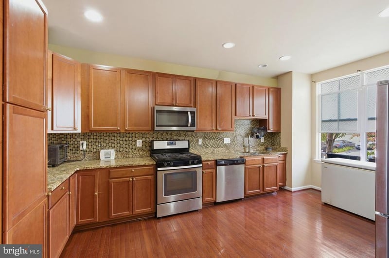 2968 Chinkapin Oak Ln, Woodbridge, VA 22191