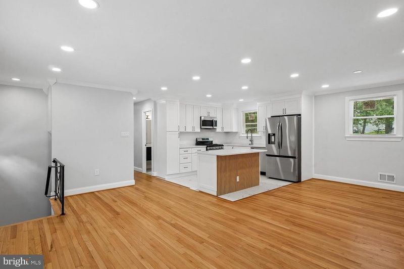 6904 Fulford St, Clinton, MD 20735