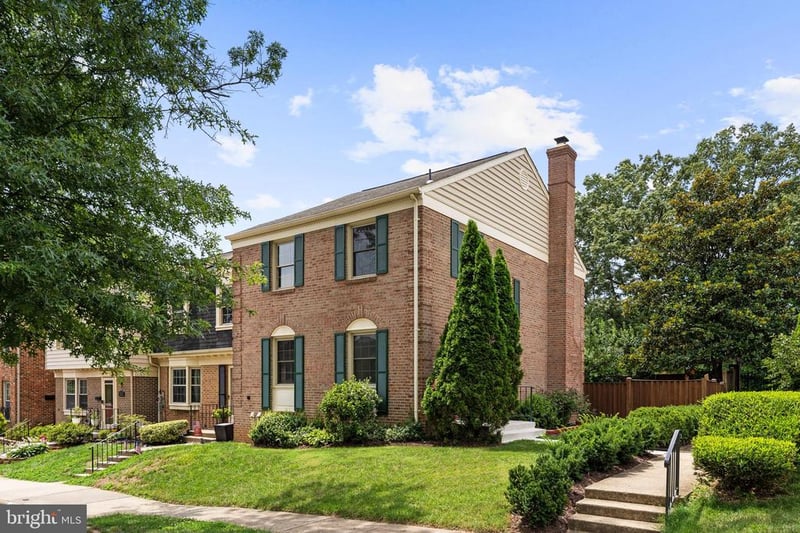 5420 Cabot Ridge Ct, Fairfax, VA 22032