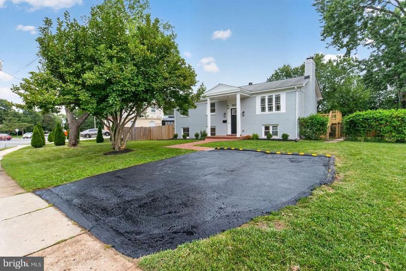 9927 Portsmouth Rd, Manassas, VA 20109