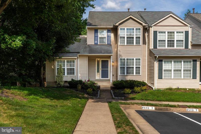 5610 Gosling Ct, Clifton, VA 20124